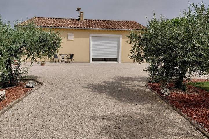 Villa for 4 people, with terrace and garden - 1
