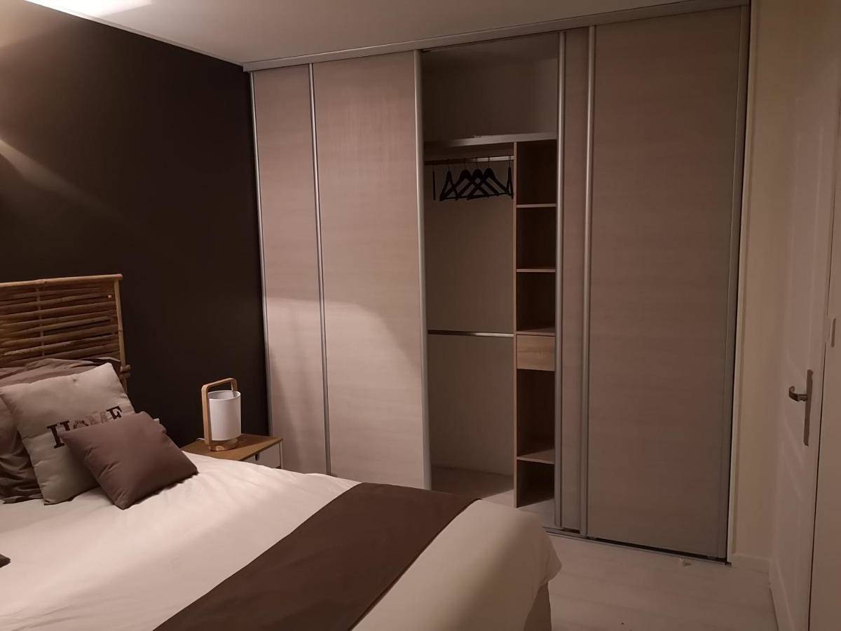 Appartement entier, Two-Bedroom Apartment in Saint-Martin-Boulogne, Région de Boulogne-sur-Mer