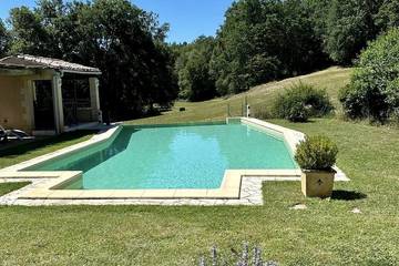 Gîte pour 5 personnes, avec terrasse et jardin à Biron