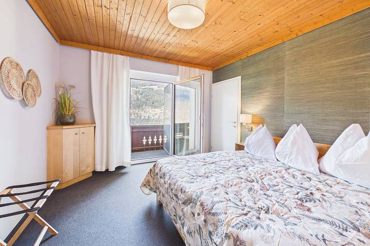 Appartement entier, Suite Sunrise geniet van de eerste zonnestralen. in Ossiach, Bezirk Feldkirchen