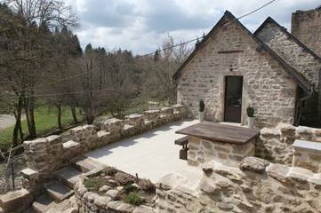 Gîte pour 4 personnes, avec terrasse ainsi que vue et vue sur le lac à Faux-la-Montagne