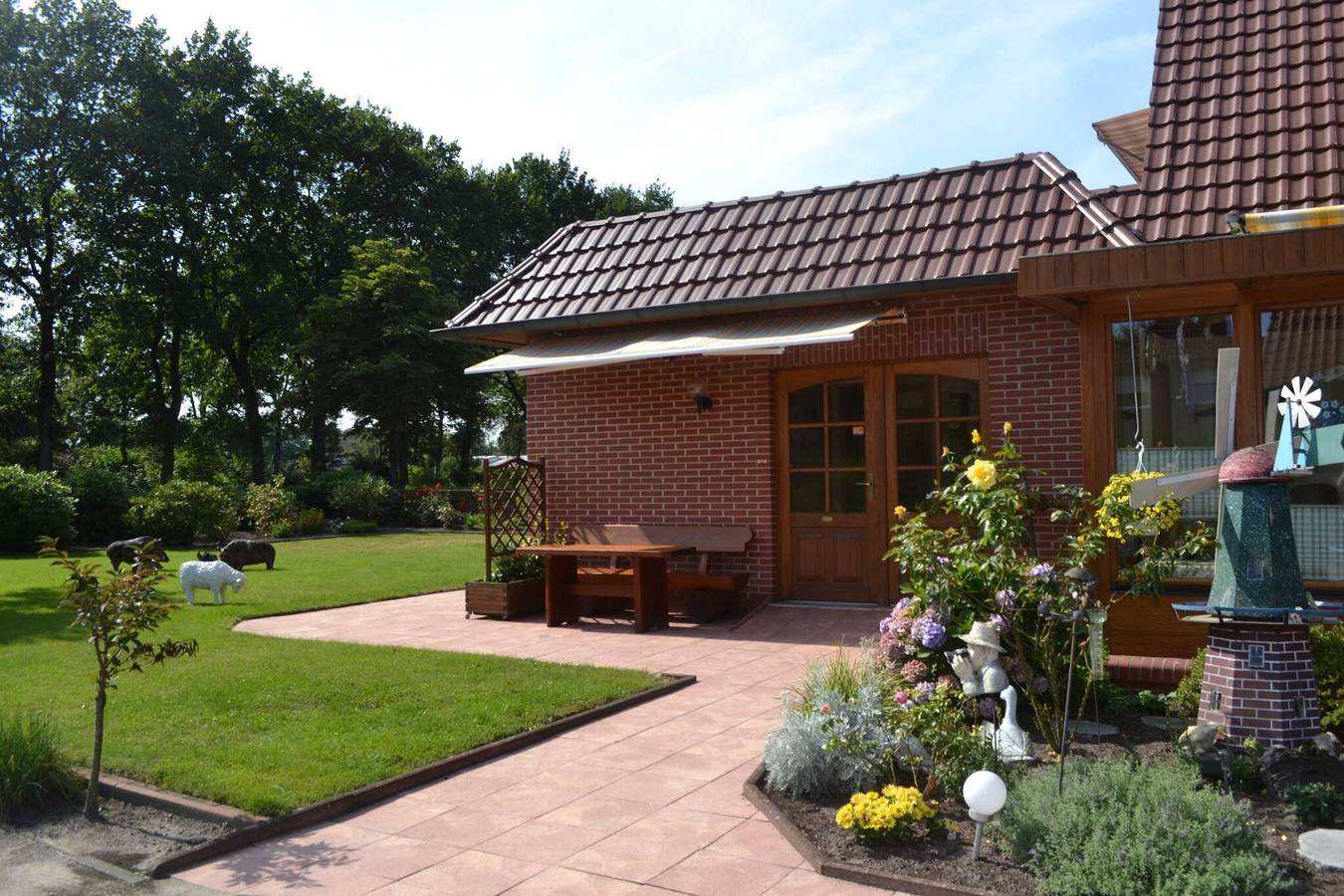 Ganze Wohnung, Ferienwohnung Meins" mit privater Terrasse, privatem Garten und Wlan in Friesoythe, Nordseeküste
