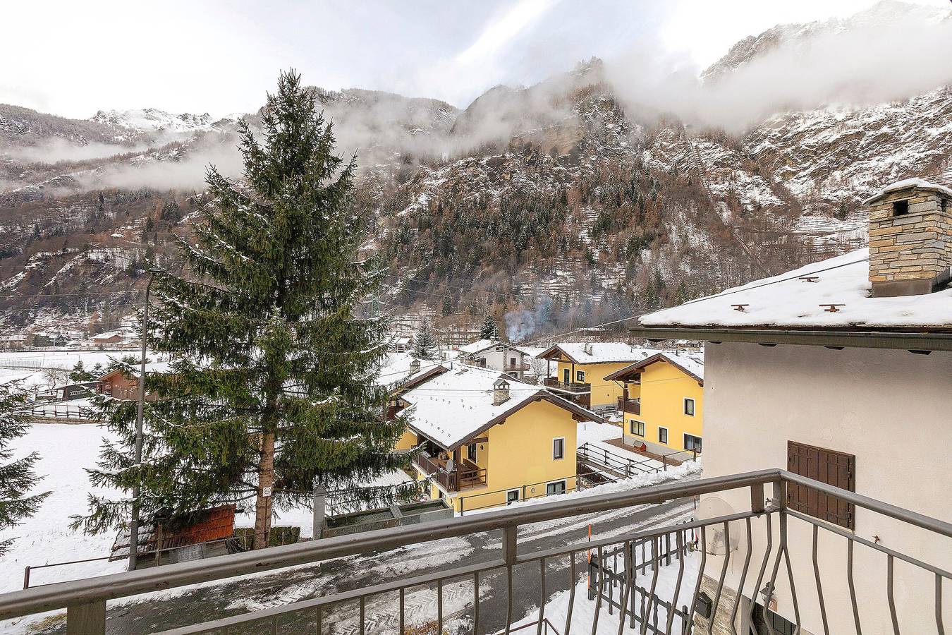 Maison de vacances 'La Maisonnette' avec vue montagne, jardin privé et Wi-Fi in Maisonnasse (Valtournenche), Région de Valtournenche