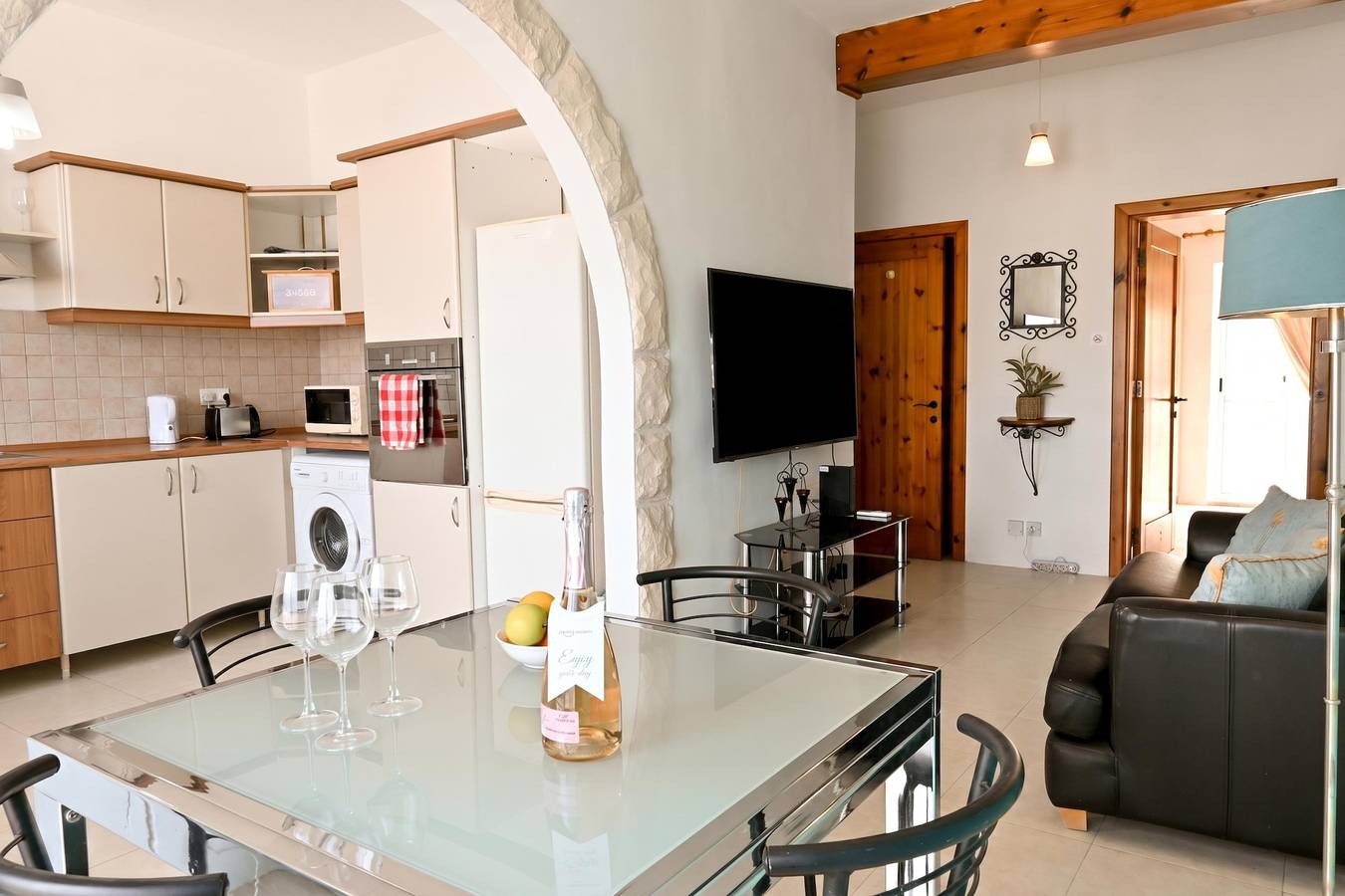 Ganze Wohnung, Seaview Apart 5mn From Sea Xemxija in St. Paul's Bay, Insel Malta