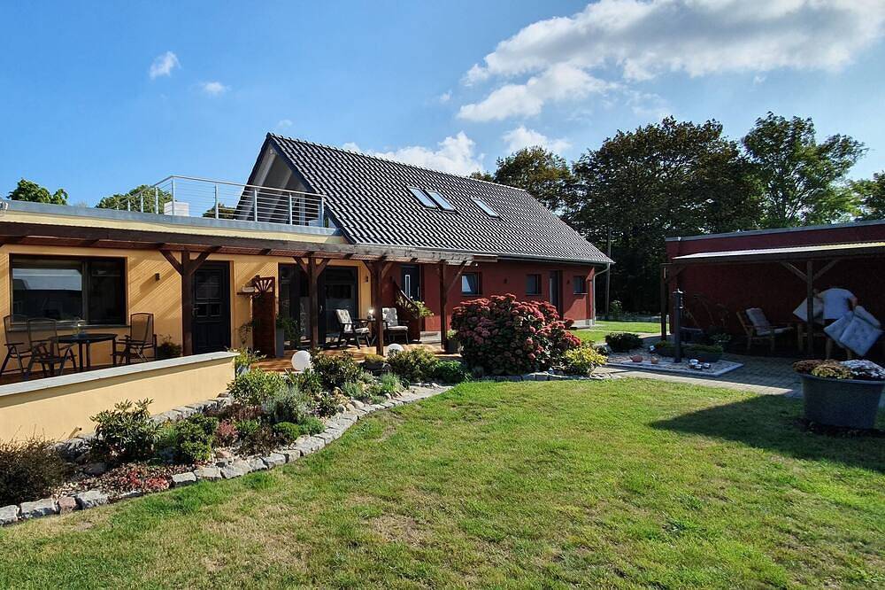 Ganze Wohnung, Ruhig gelegener Bungalow mit Terrasse und Blick aufs Wasser und in die Natur in Halbinsel Zudar, Garz/Rügen