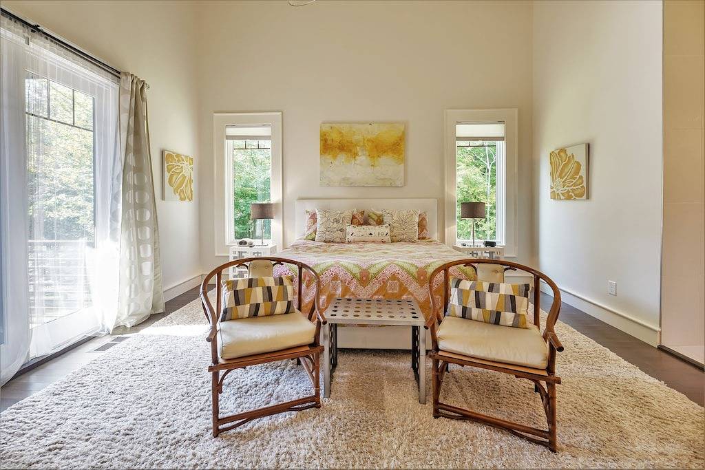 Lakefront Escape w/ Boathouse & Helipad – Your Ultimate Lake Gaston Getaway in Lake Gaston