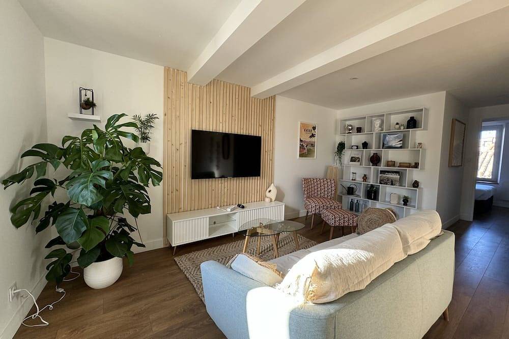 Appartement entier, N°3 - Le Floréal : Spacieux et lumineux in Carcassonne, Région de Carcassonne