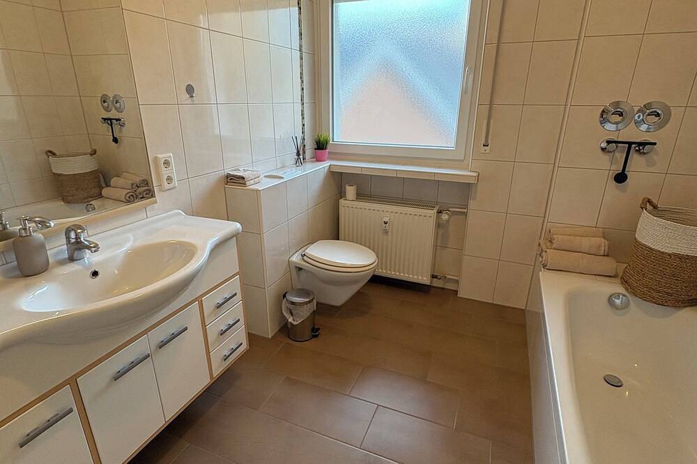 Appartement entier, Spacious vacation apartment in Bad Salzuflen incl. parking space in Bad Salzuflen, Arrondissement de Lippe
