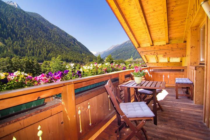 Ferienwohnung für 5 Personen, mit Balkon und Garten sowie Ausblick im Stubaital - 4
