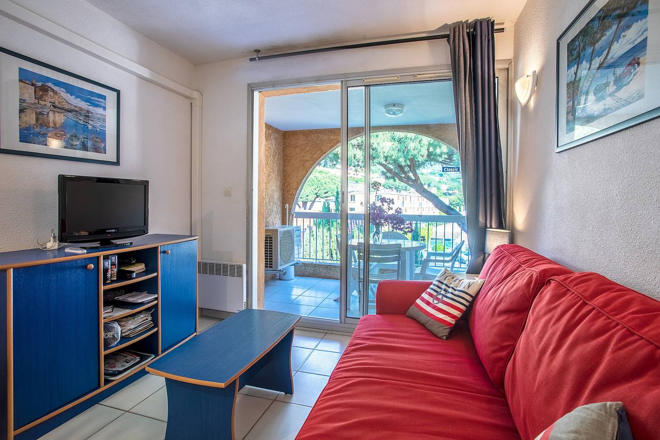 Appartement entier, Appartement "Cavalaire Sur Mer" avec terrasse privée, piscine partagée et Wi-Fi in Cavalaire-sur-Mer, Côte méditerranéenne (France)