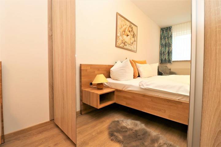 Ganze Wohnung, Ferienwohnung in zentraler Lage nur wenige Schritte bis zum Strand in Wustrow, Fischland