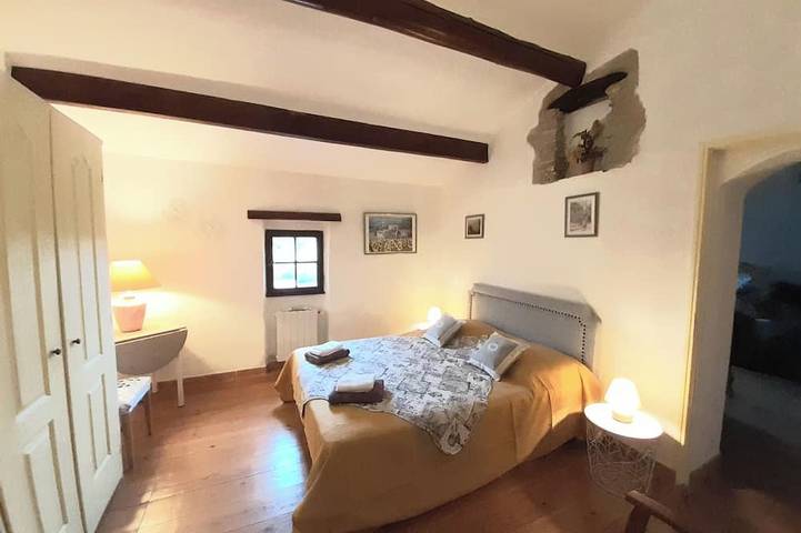 Location de vacances pour 18 personnes, avec piscine ainsi que terrasse et jardin à Roaix - 4