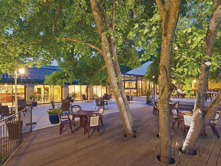 Location de vacances pour 7 personnes, avec jardin ainsi que sauna et terrasse, animaux acceptés à Gréoux-les-Bains - 2