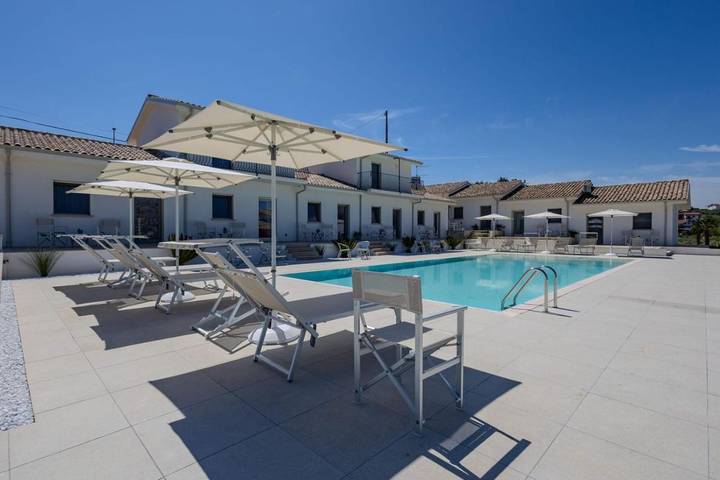 Ferienwohnung für 4 Personen, mit Garten und Pool sowie Ausblick