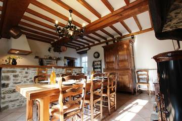Gîte pour 8 personnes, avec jacuzzi et jardin ainsi que sauna et terrasse à Gratot