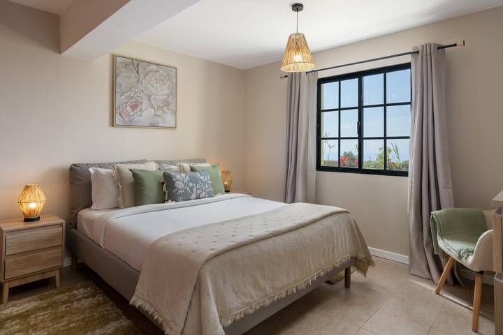 Location de vacances pour 4 personnes, avec jardin dans Arco da Calheta - 3