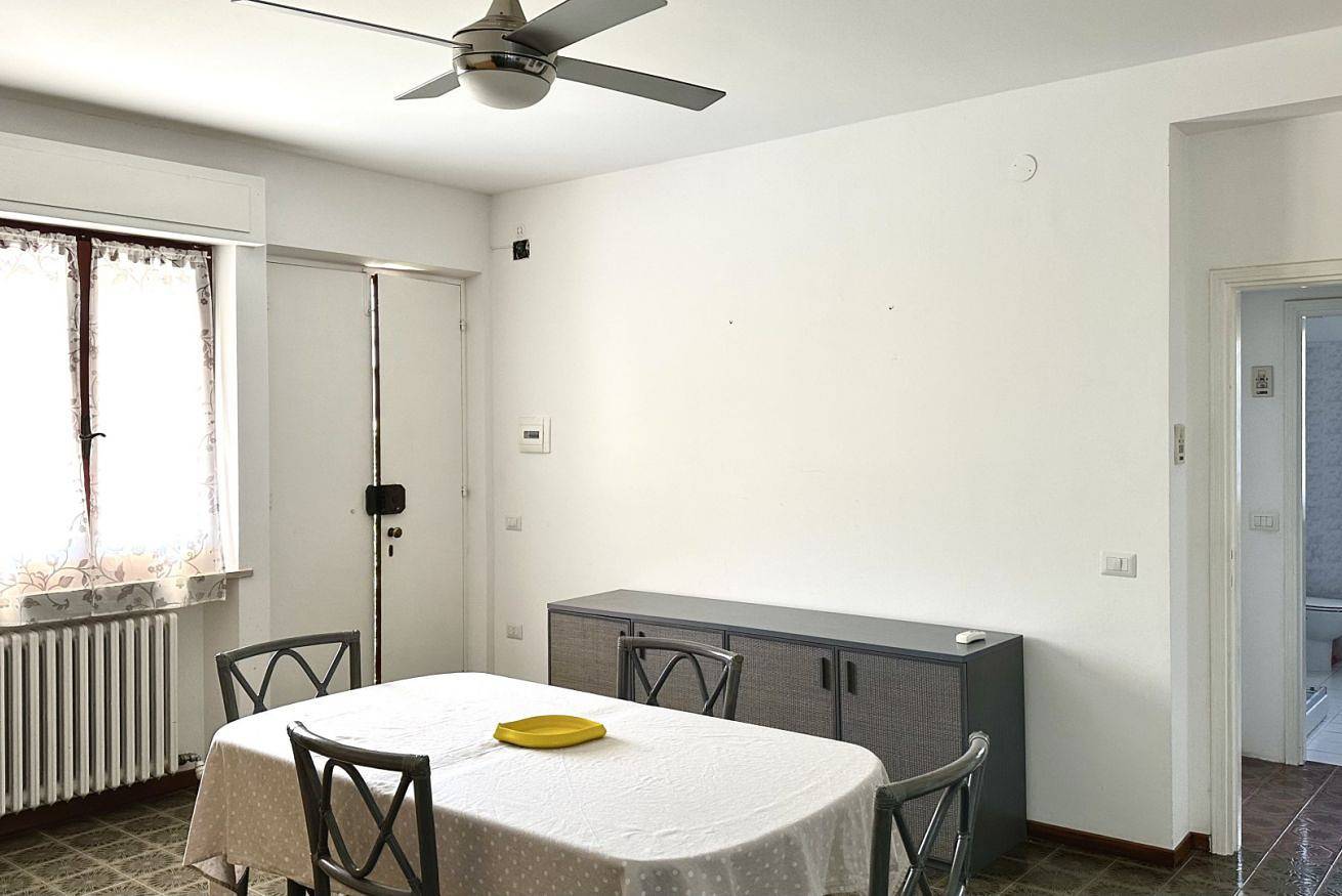 Entire apartment, M404 - Marcelli, three-room apartment with garden a stone's throw from the sea in Marcelli, Riviera del Conero