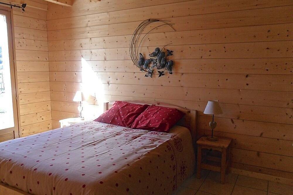 Spacieux chalet sur grand terrain privatif plein sud avec vue sur les montagnes in Ancelle, Parc national des Écrins