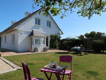 Gîte pour 4 personnes, avec jardin à Pleubian