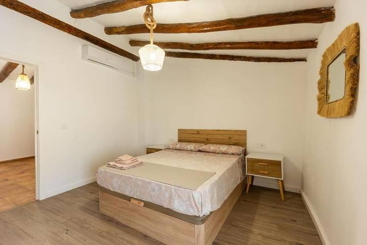 Casa rural para 12 personas, con vistas y balcón en Canal de Navarrés - 2