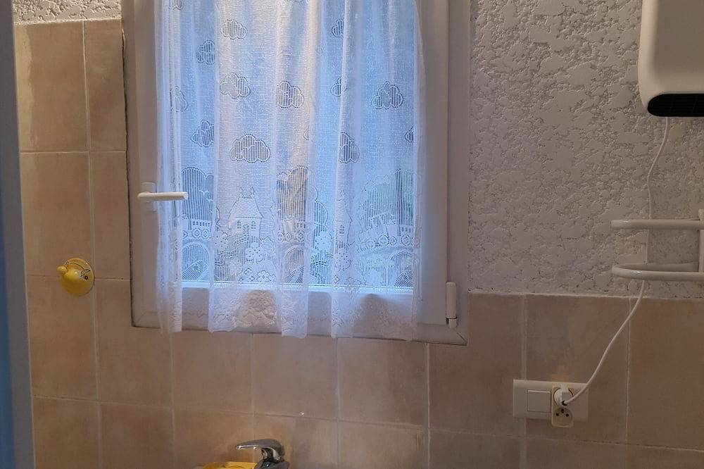 Apartamento entero, No, available in Aubais, Region de Nimes