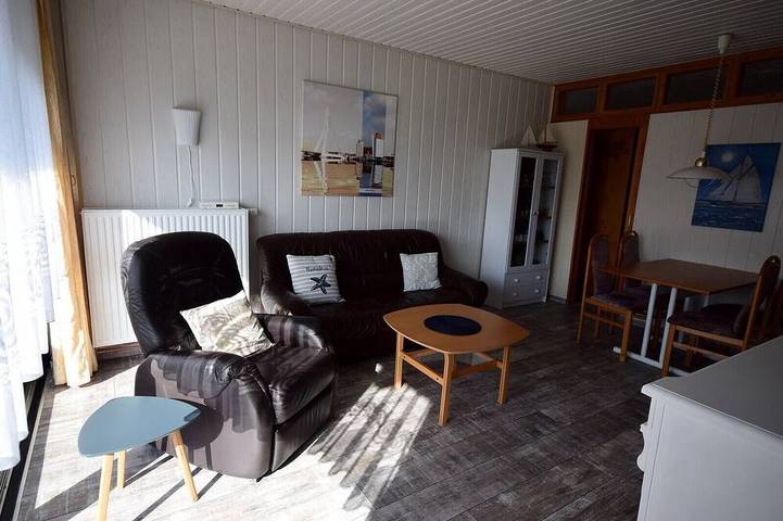Vacation home for max. 4 guests directly behind the dike in Tossens, Butjadingen