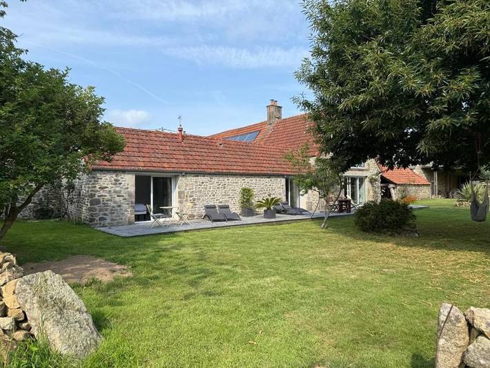 Location de vacances pour 2 personnes, avec jardin ainsi que vue et terrasse dans Clitourps - 2