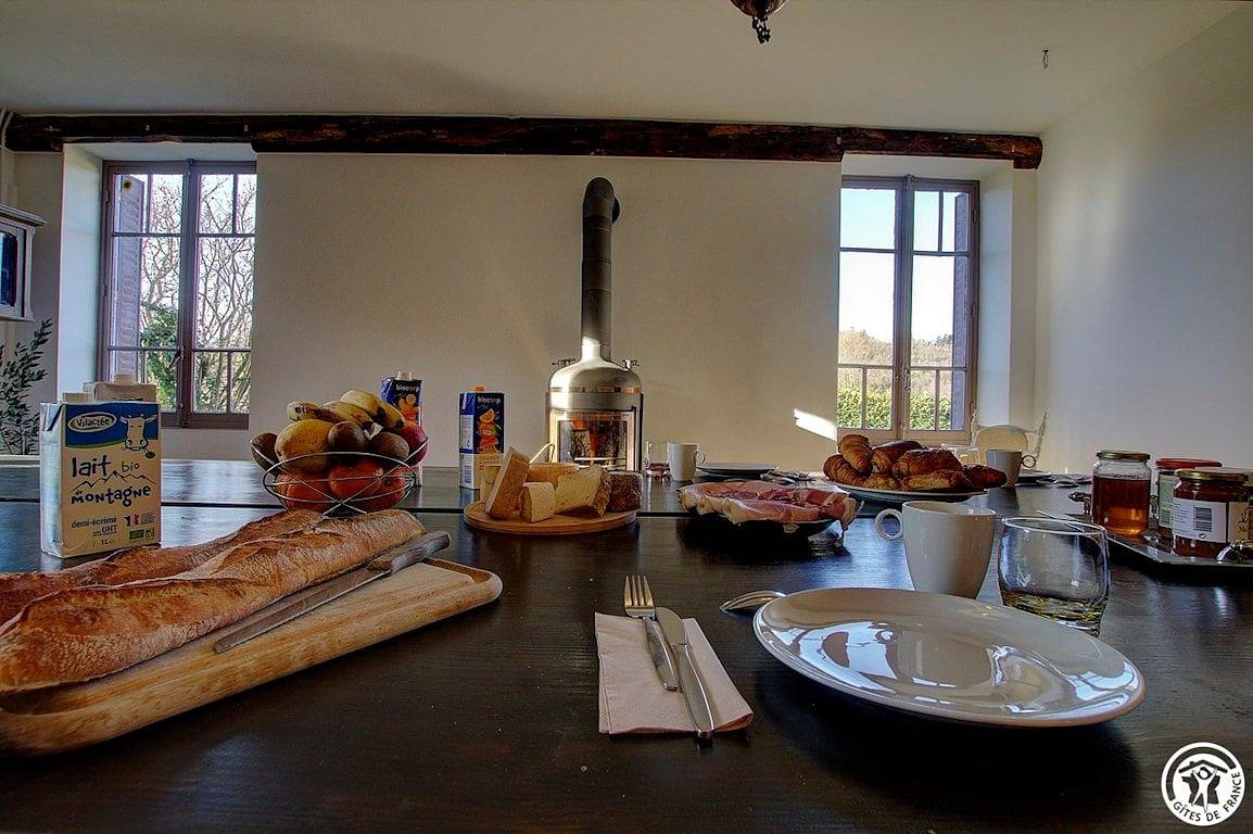 Goûte la Vie (chambre et table d'hôtes) - Chambre La Vignoble in Marchamp, Belley