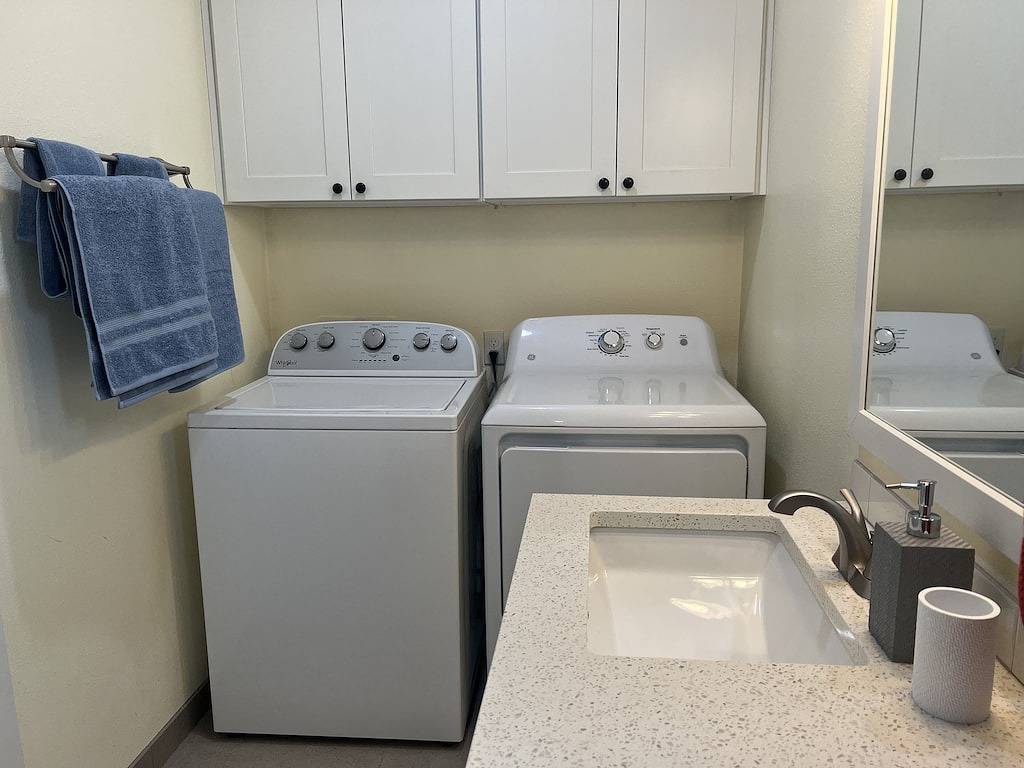 Spacious 1 bedroom apartment 
2 mins to shopping malls and restaurants in Everett, Snohomish County
