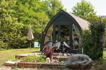 Gîte pour 5 personnes, avec piscine ainsi que terrasse et vue à Ispagnac