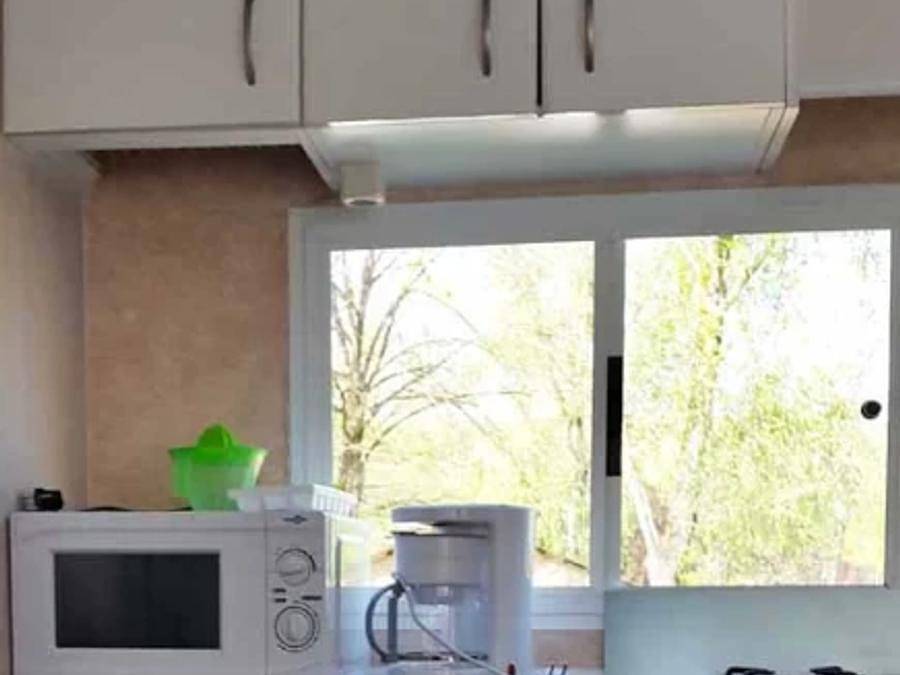 Camping Les Rives du Céou - Mobilhome 4 personnes - bambi mobil homes 4 personnes, sans sanitaires in Saint-Chamarand, Quercy
