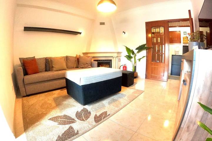 Apartamento de férias para 5 pessoas, com jardim em Queluz