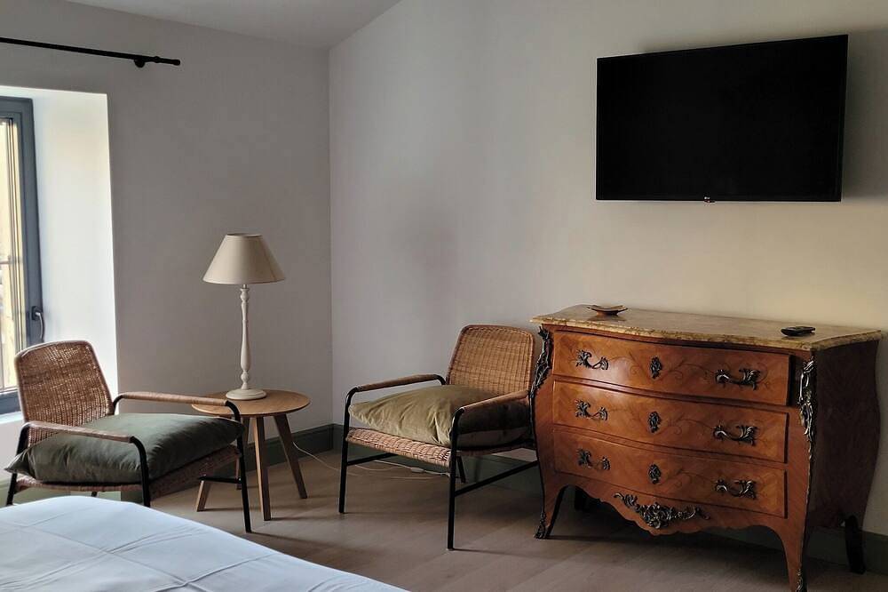 Mas Saint-Raphaël 4*, 2 bedrooms 4 people (+1 baby) in Solérieux, Nyons und Umgebung