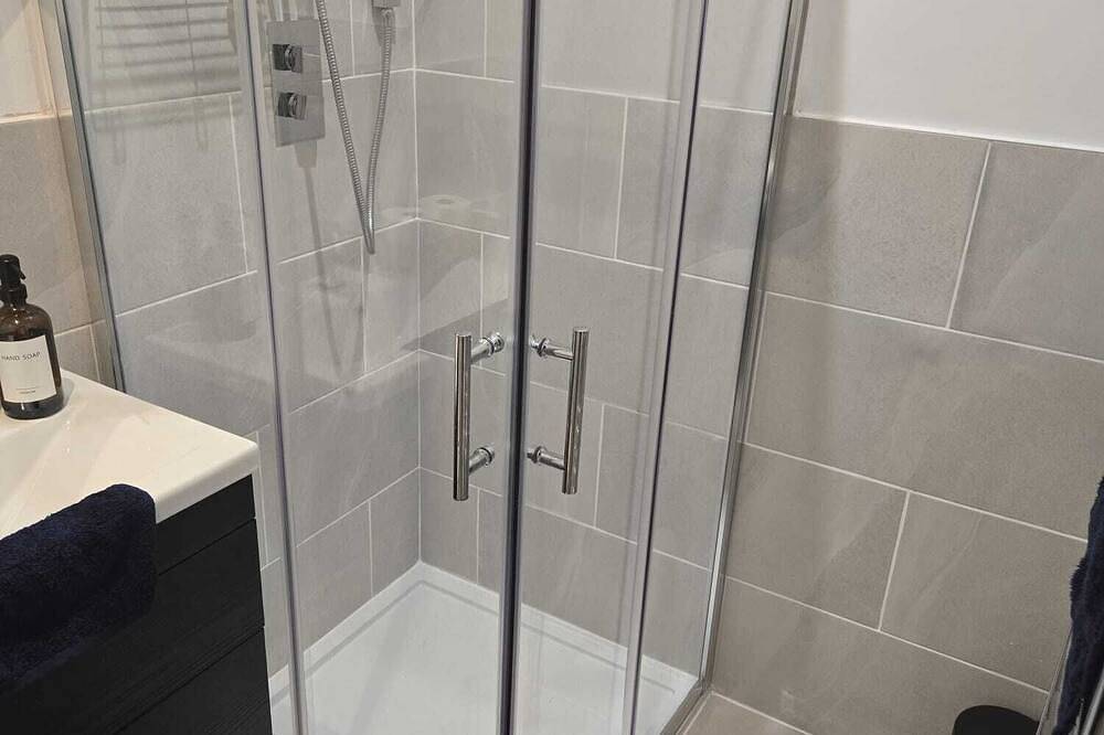 Ganze Wohnung, Newly Built Cosy Studio Apartment..Perfect for a Single professional or Couple in Hertfordshire