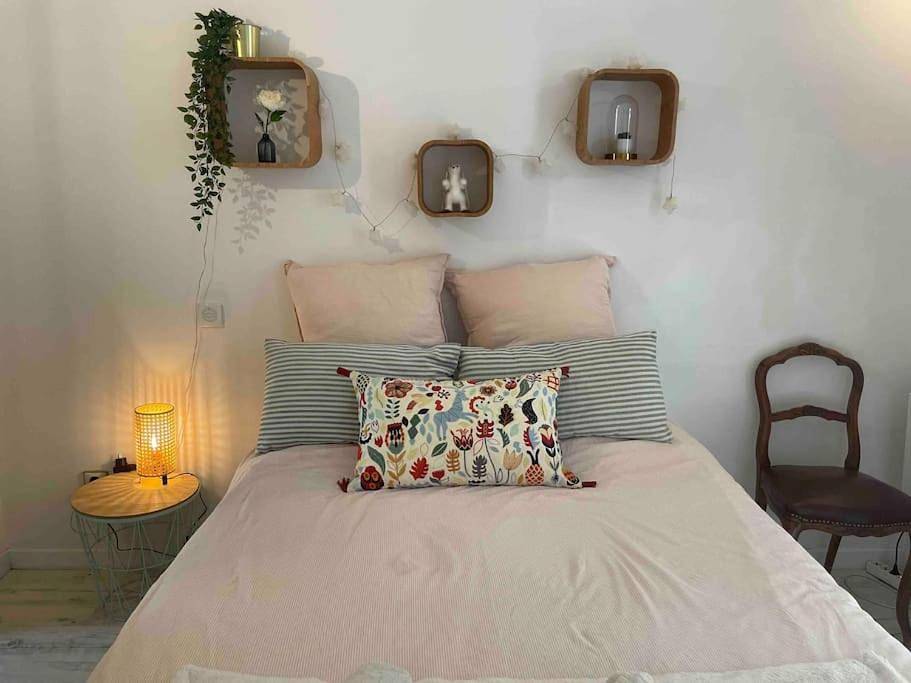 Appartement entier, One-Bedroom Apartment in Venelles, Région d'Aix-en-Provence