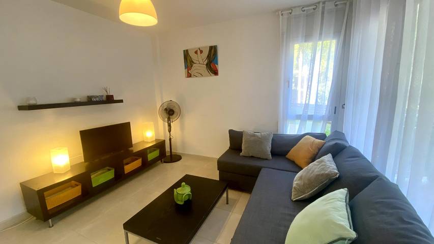 Gîte pour 6 personnes, avec terrasse ainsi que piscine et vue à Calafat - 4