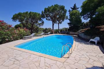 Location de vacances pour 10 personnes, avec jardin et terrasse dans Office de Tourisme Sainte Maxime