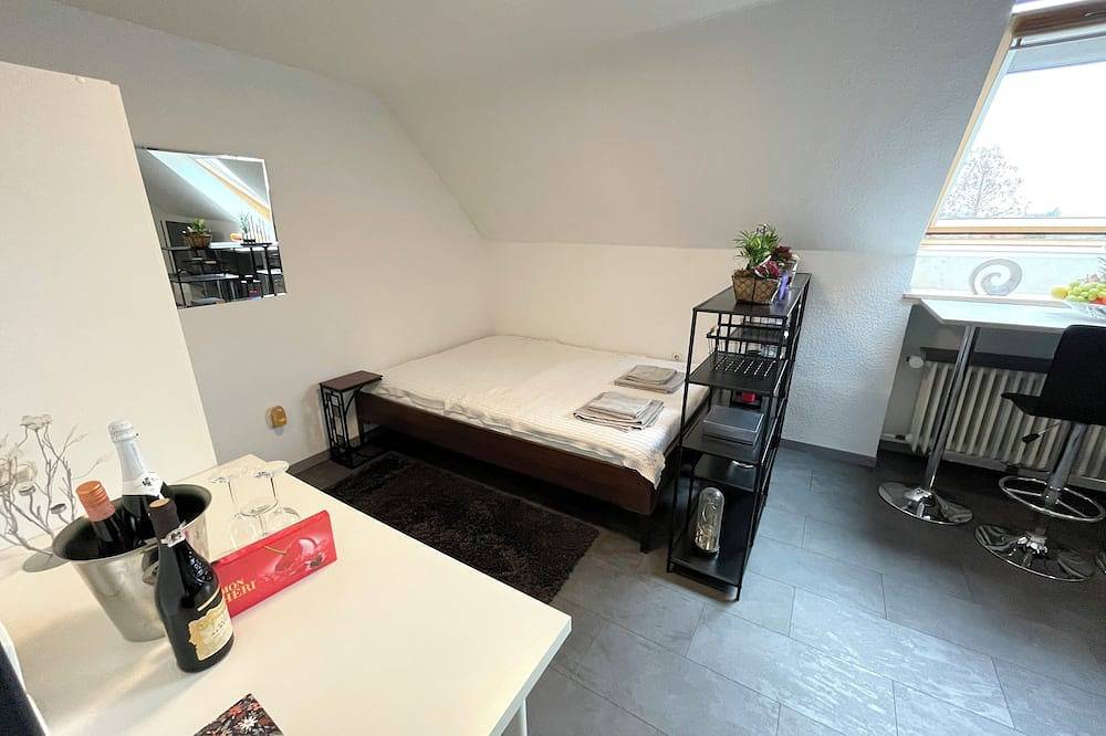 Ganze Wohnung, Gemütliches Apartment Ortskern Osterath nähe Messe in Meerbusch, Niederrhein