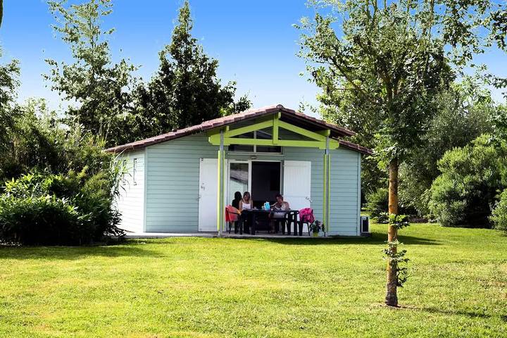 Camping voor 4 personen, met Terras en Zwembad in Lot-et-Garonne