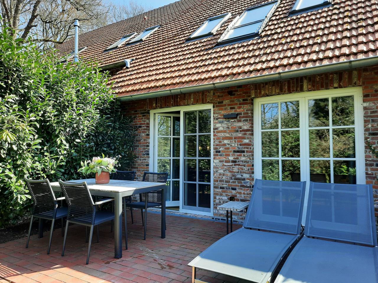 Ganze Wohnung, Ostfriesland-Chic: Ferienappartement in Landhaus mit Privatsee in Friedeburg, Nordseeküste