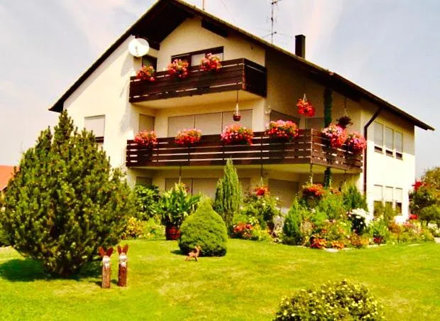 Ferienwohnung für 4 Personen, mit Ausblick und Balkon - 1