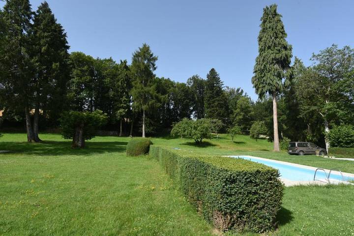 Location de vacances pour 5 personnes, avec terrasse et jardin ainsi que piscine et vue, animaux acceptés à Saint-Léonard-de-Noblat - 3