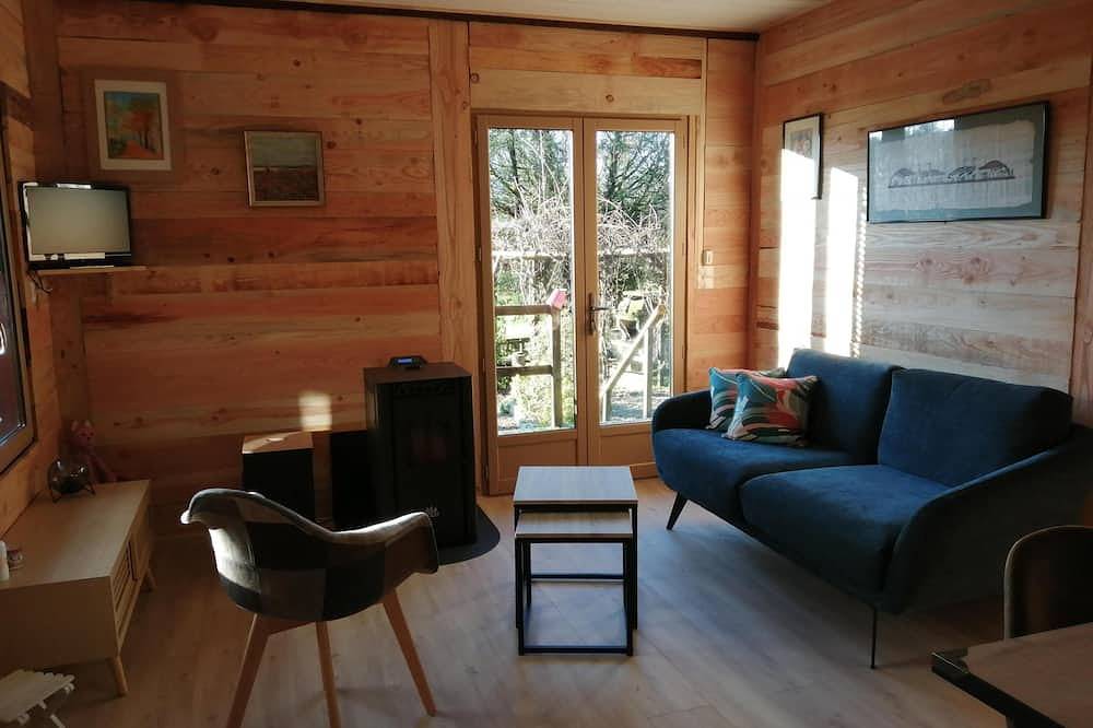 Charming cottage on a small river for nature lovers in Ruffec, Charente