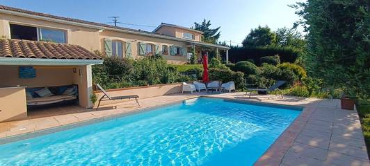Cottage pour 2 personnes, avec terrasse ainsi que jardin et piscine à Léojac