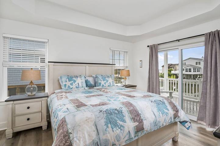 Vacation house for 8 people, with balcony and pool as well as yard in Virginia