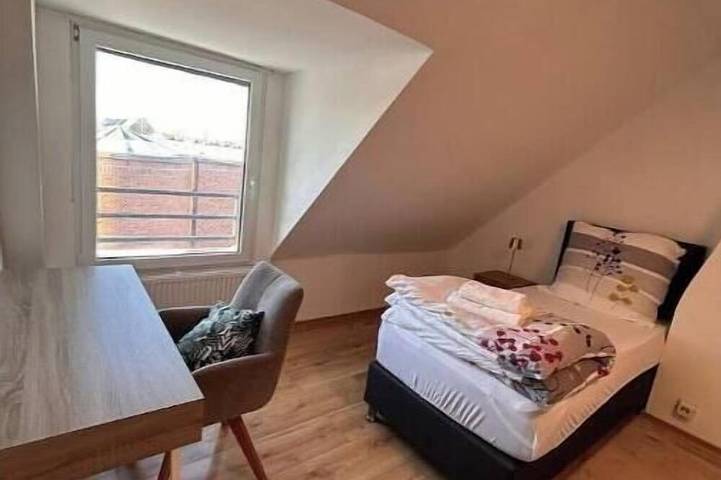Ganze Wohnung, 2-Zi. Dachgeschosswohnung nahe Hbf in Hamm, Ruhrgebiet