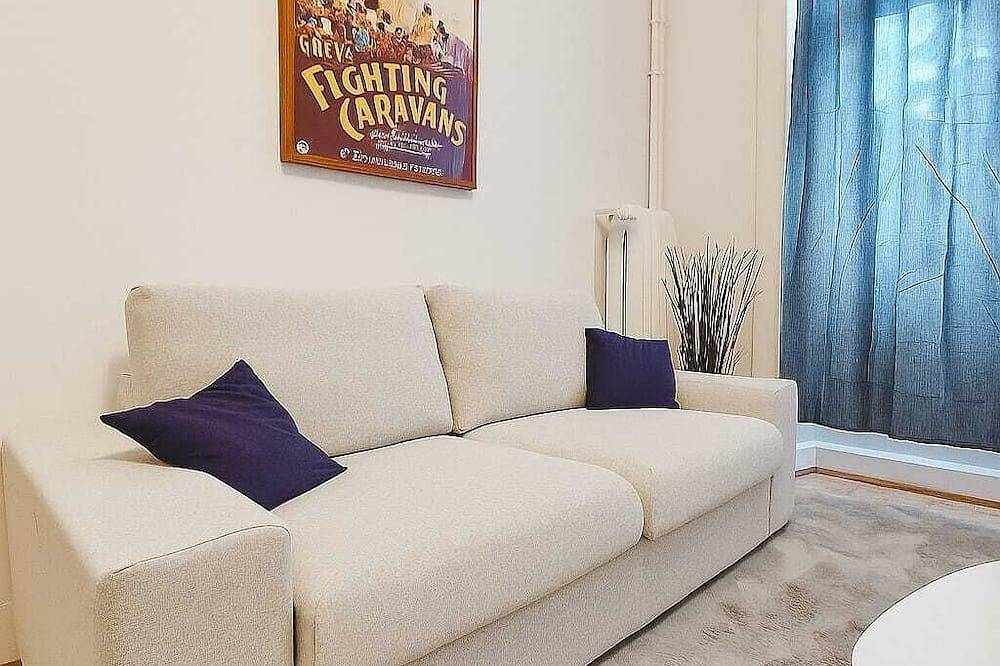 Ganze Wohnung, Comfortable 1-Br apartment in Territet near the lake - Ideal for Long Term in Veytaux, Genfer See