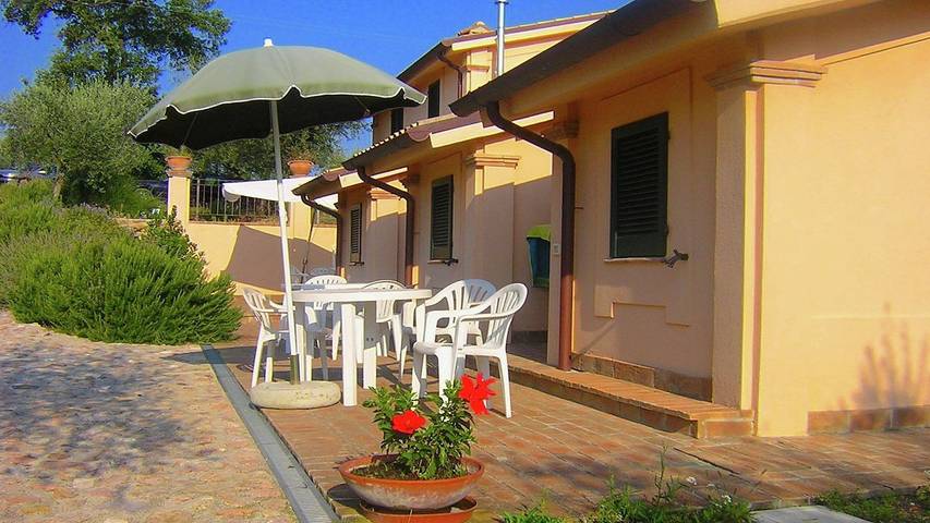 Agriturismo per 3 persone, con piscina in Giano dell'Umbria