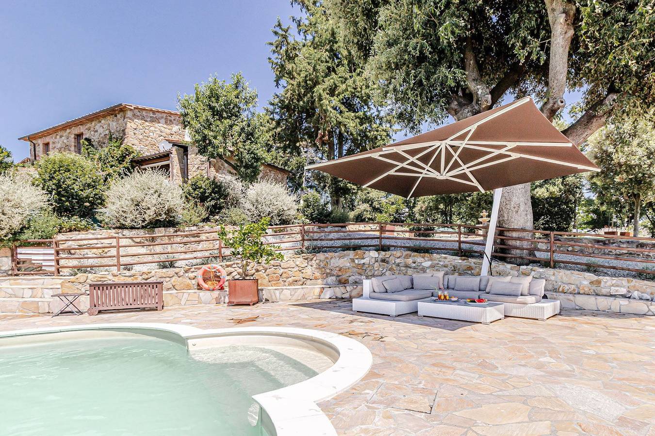 Chateau La Siroque in Montecatini Val di Cecina, Province de Pise