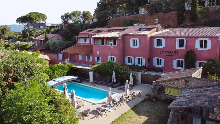 Hôtel pour 3 personnes, avec jardin et piscine